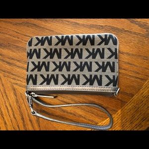 MK Wristlet.... Like New